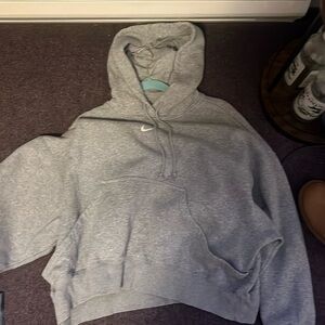 nike sweatshirt